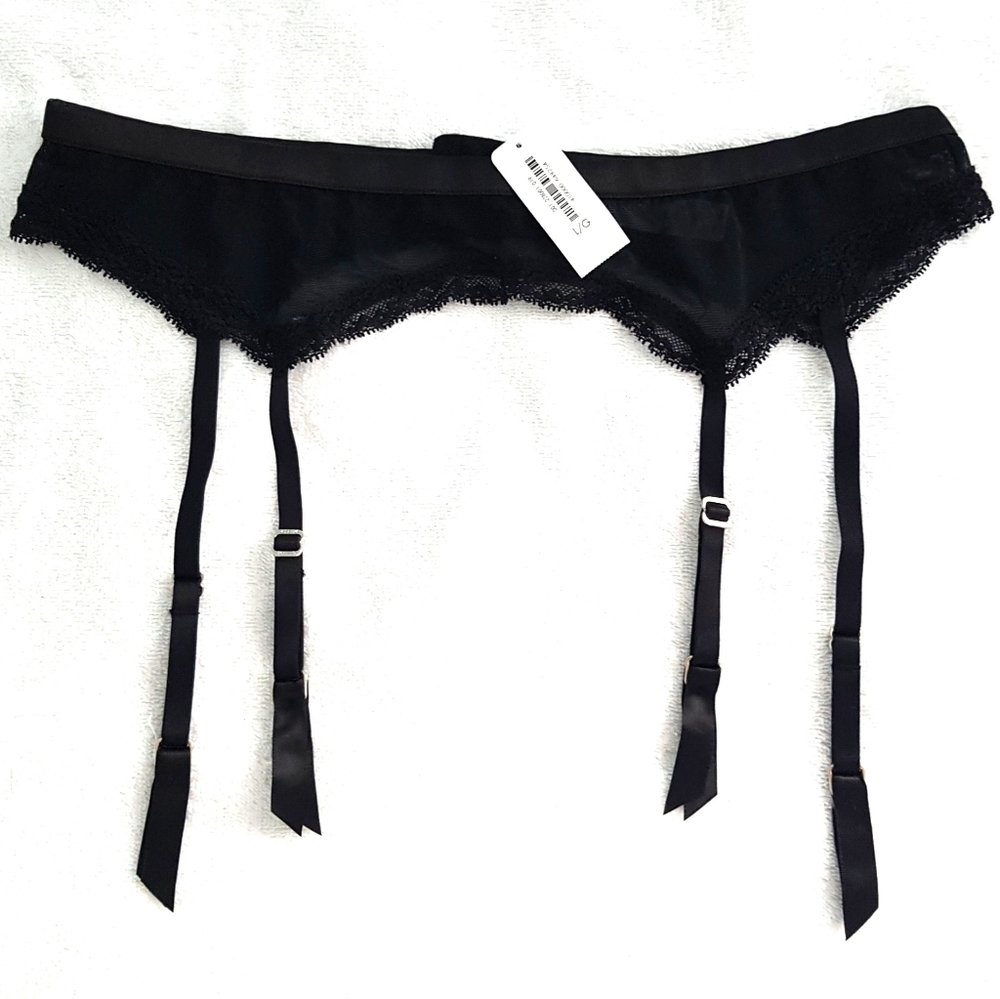 Black Lace Garter w lace trim NEW
